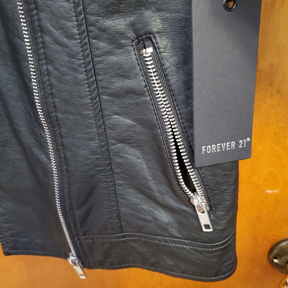 Forever 21 Black Faux Leather Moto Jacket - Sz S - Picture 4 of 7